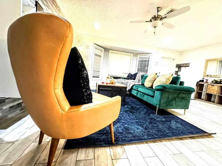 S&h Unlimited West Palm 3 Bedroom Spacious House Holiday home West Palm Beach