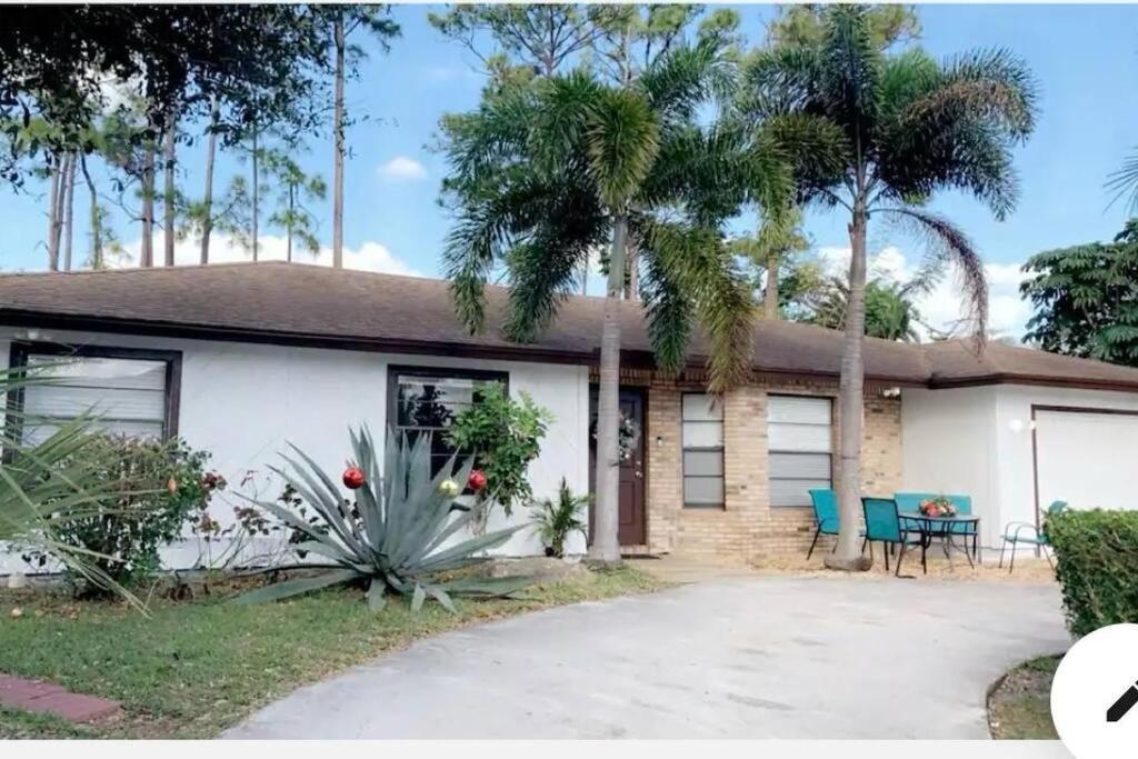 S&h Unlimited West Palm 3 Bedroom Spacious House
