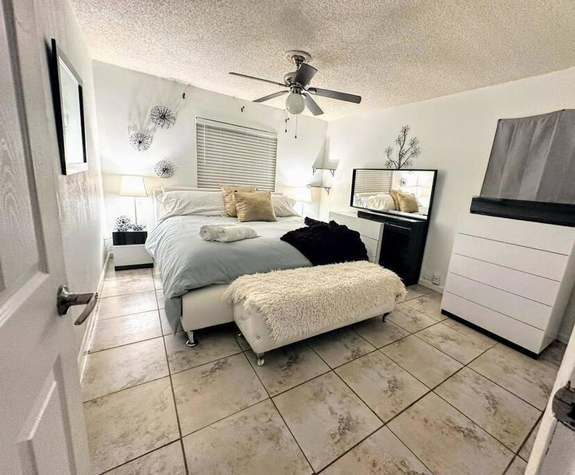 S&h Unlimited West Palm 3 Bedroom Spacious House Holiday home *