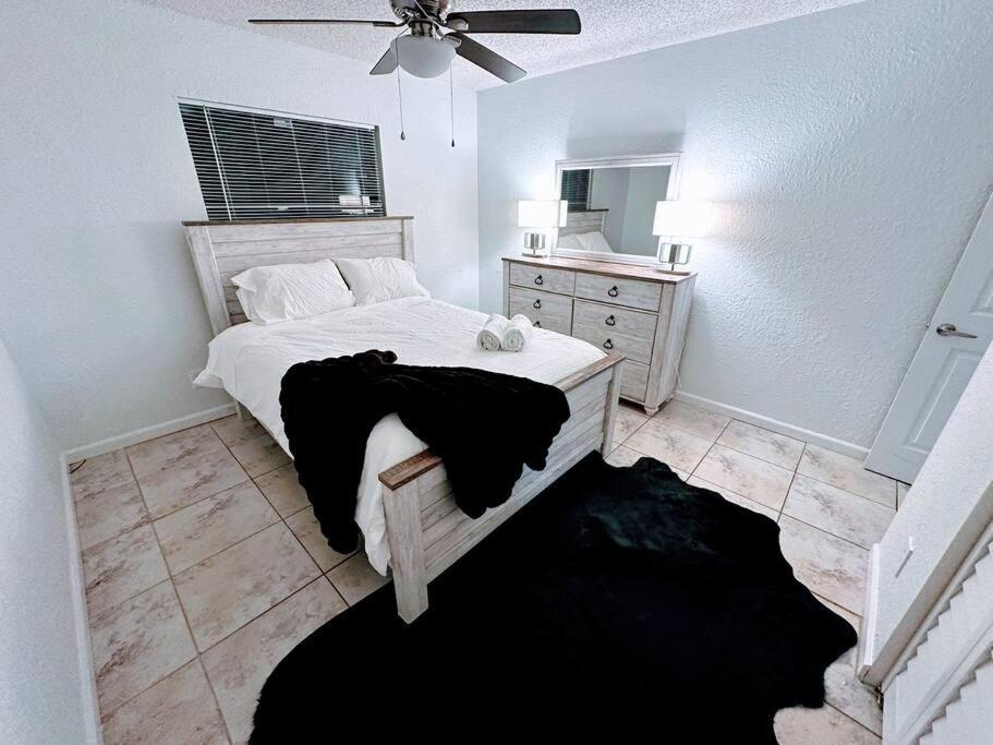 S&h Unlimited West Palm 3 Bedroom Spacious House * West Palm Beach