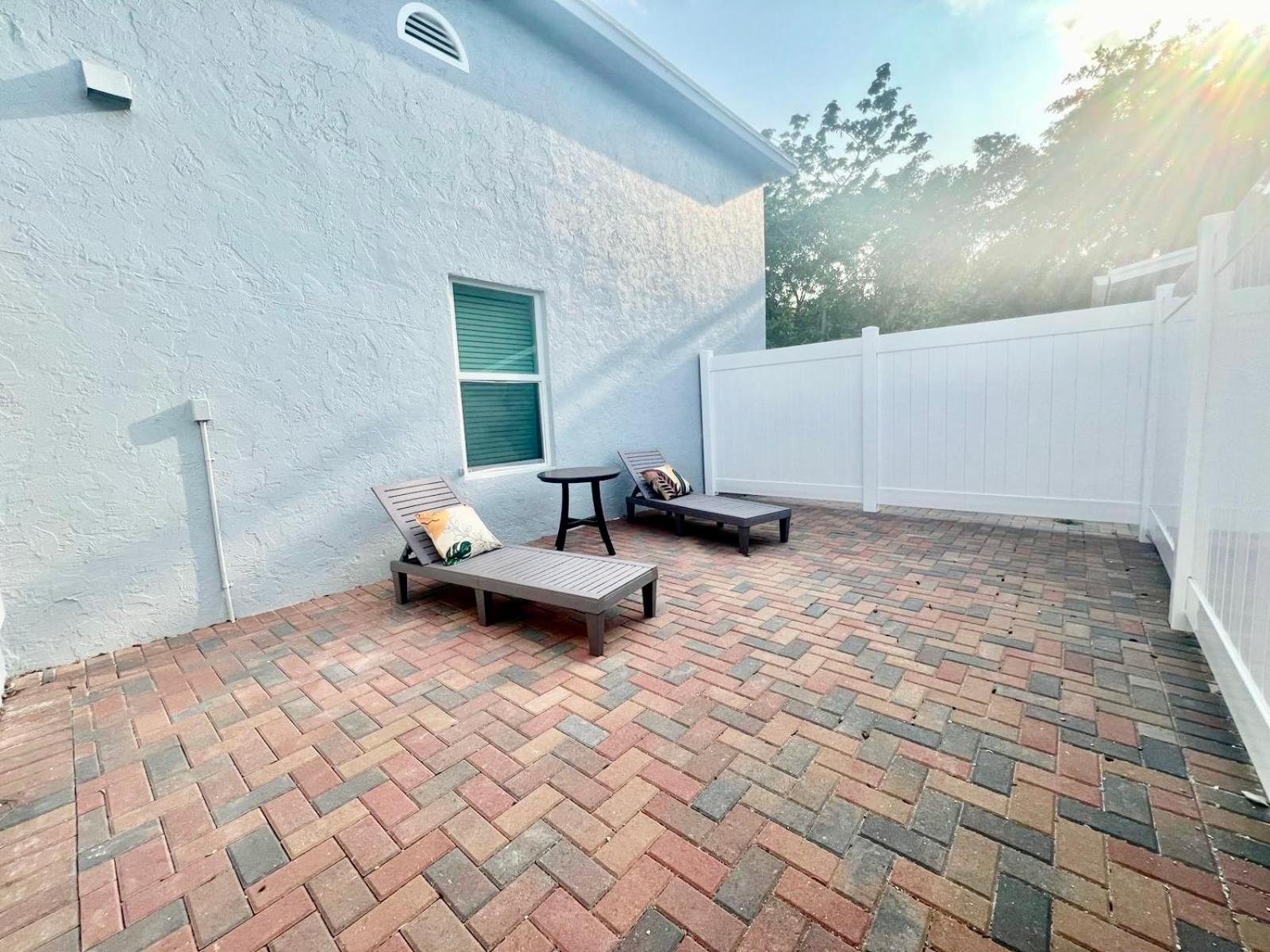 Spacious Convenient 2/2, Perfect For Groups In Wpb Apartment *