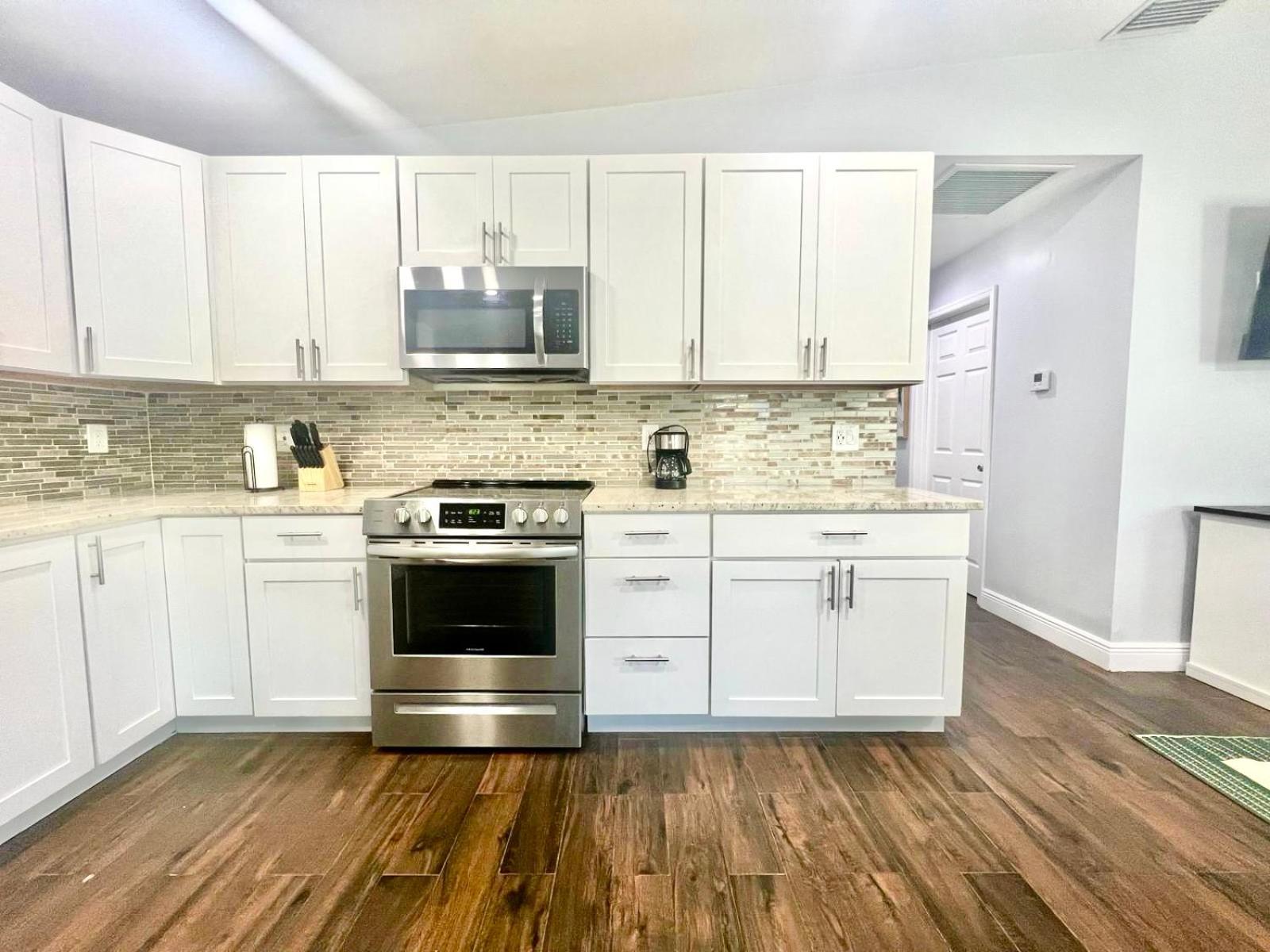 Spacious Convenient 2/2, Perfect For Groups In Wpb * West Palm Beach