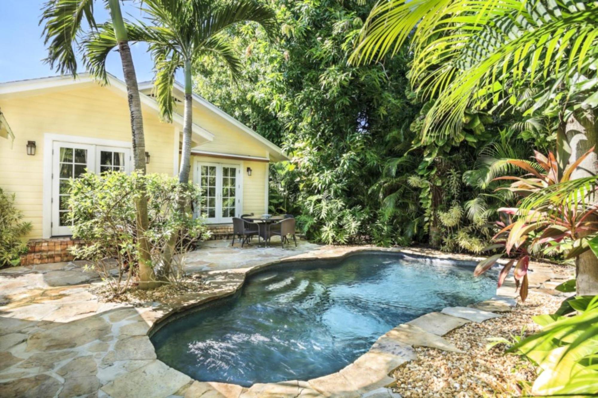 Mango Haus 2bd 2ba Private Pool And Parking *
