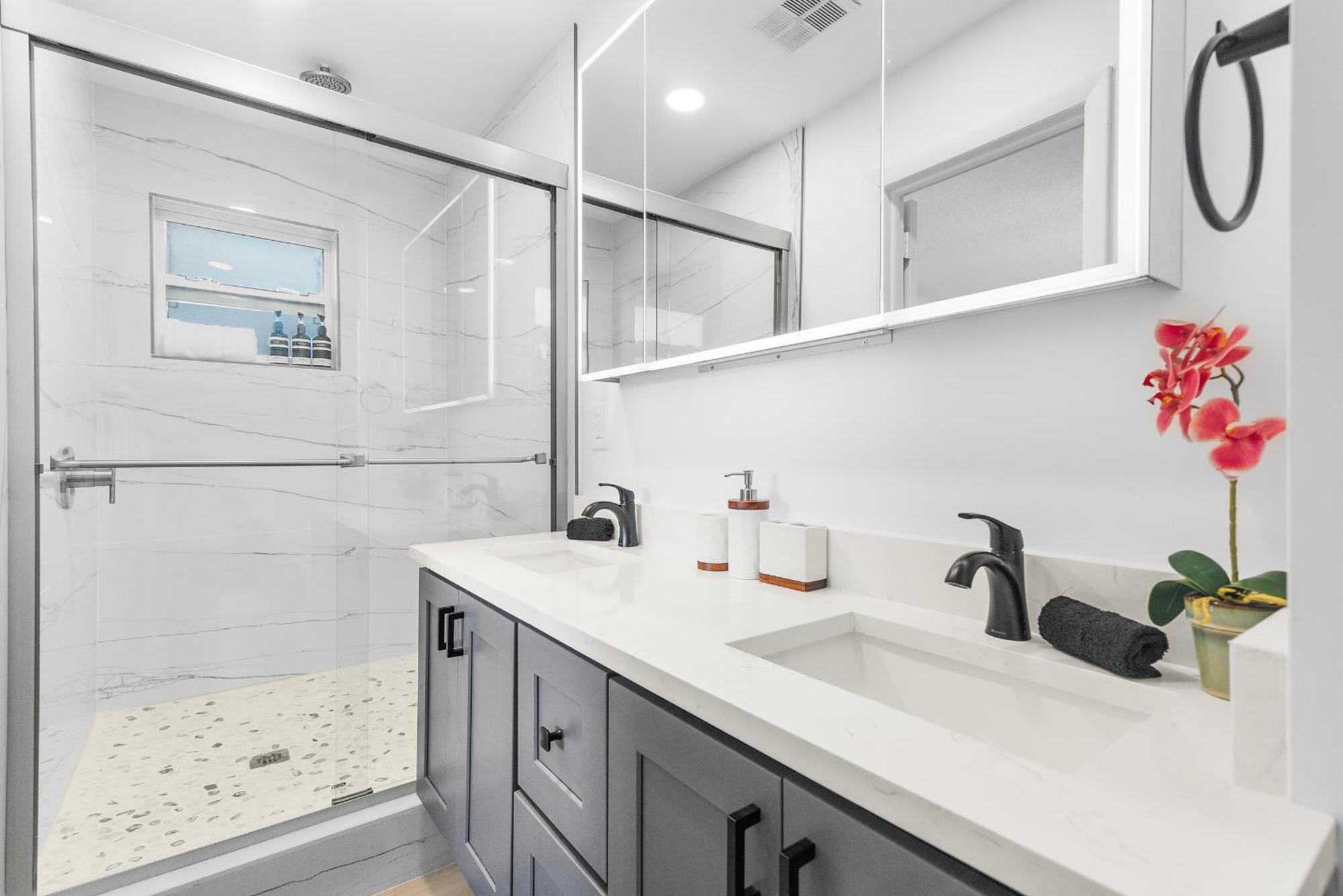 Bohemian Retreat-heated Pool, Jacuzzi & Pool Table Holiday home West Palm Beach