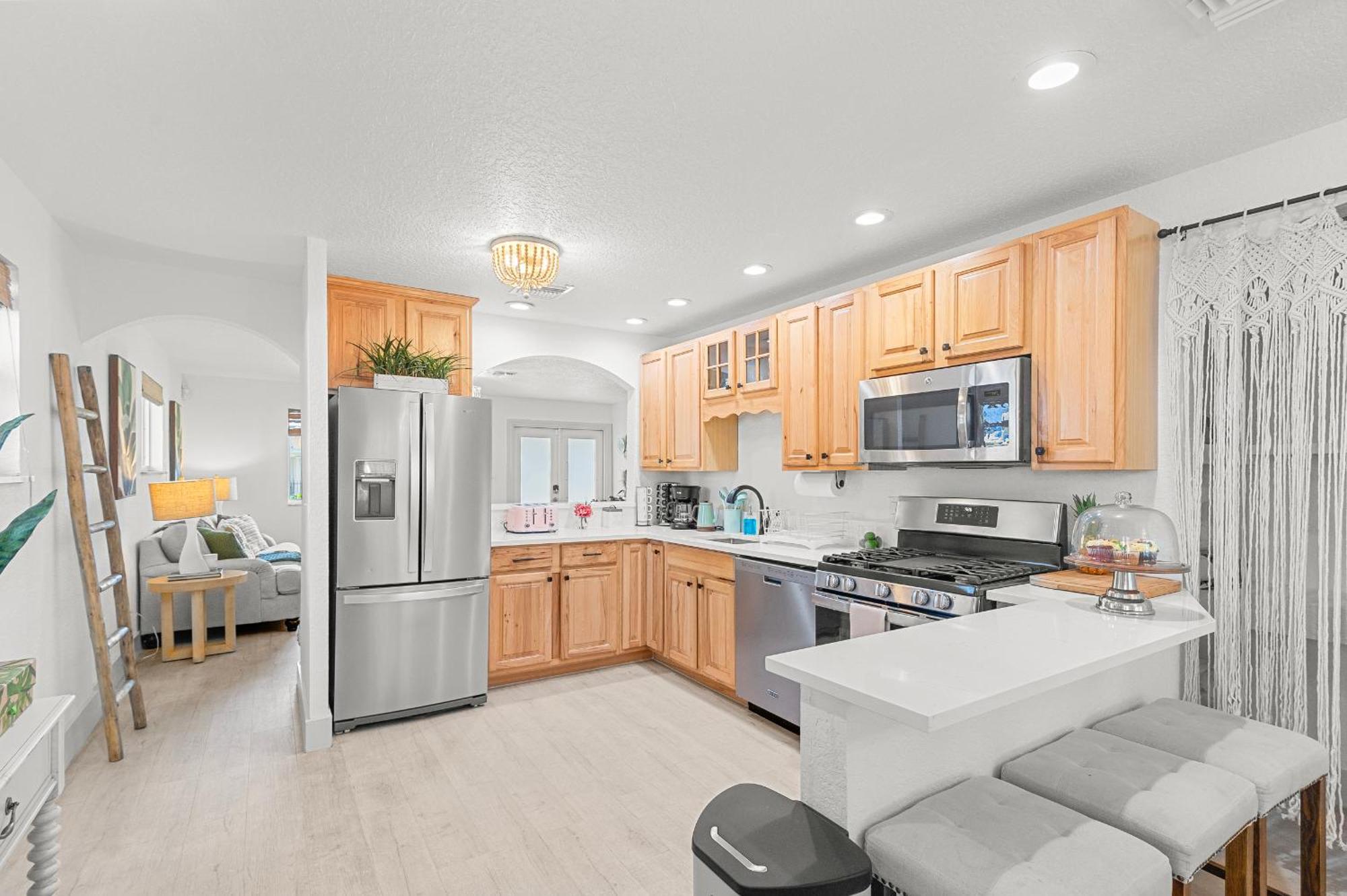 Bohemian Retreat-heated Pool, Jacuzzi & Pool Table West Palm Beach