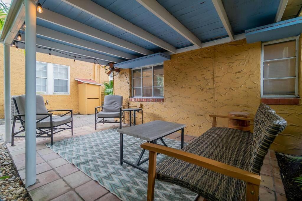 Quiet West Palm Guest Near The Beach! Apartment