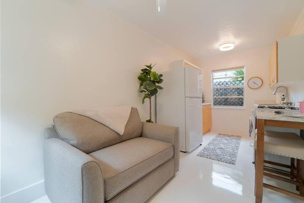 Apartment Quiet West Palm Guest Near The Beach! West Palm Beach