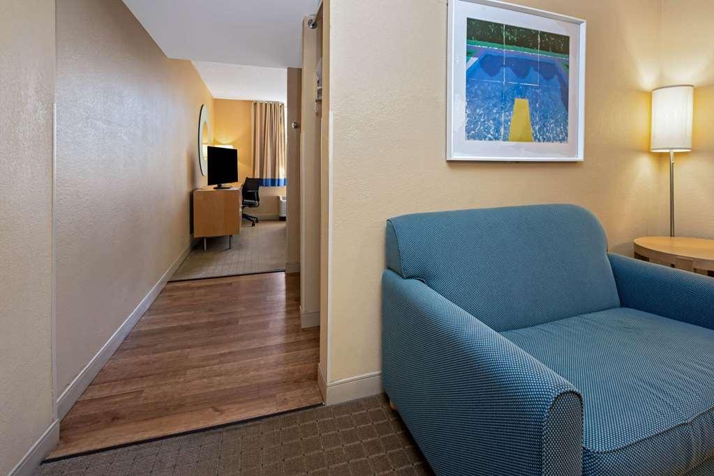 La Quinta By Wyndham West Palm Airport 3*
