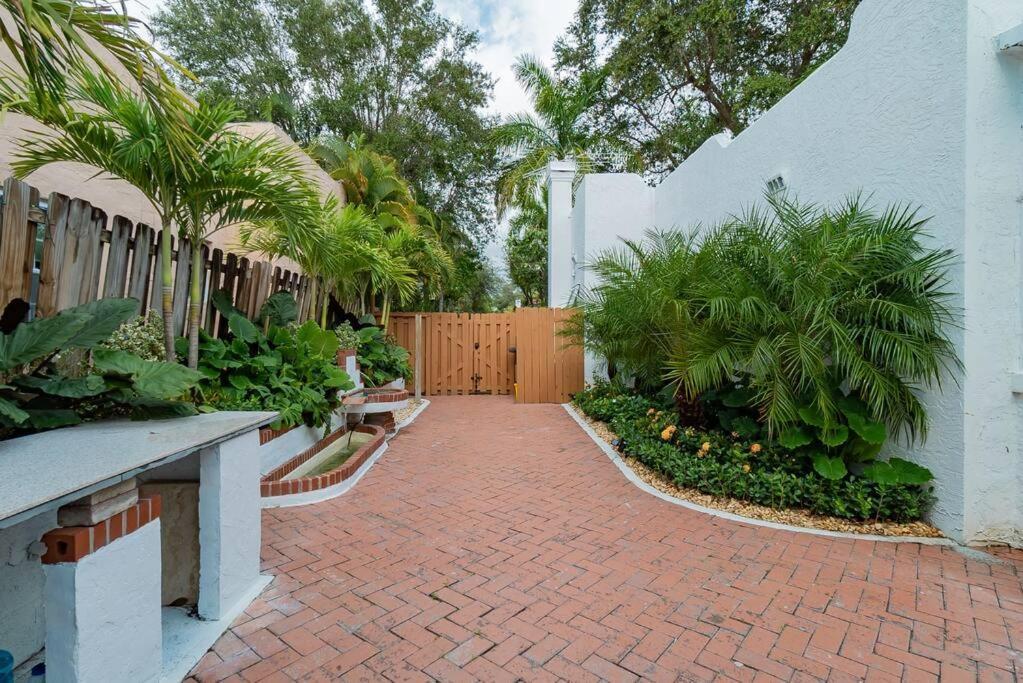 Garden Oasis In Flamingo Park Apartment West Palm Beach