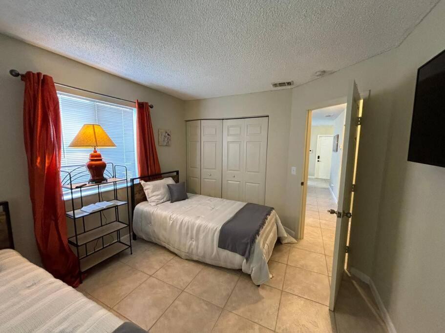 Sea Breeze- 2 Bedroom Apartment- Centrally Located