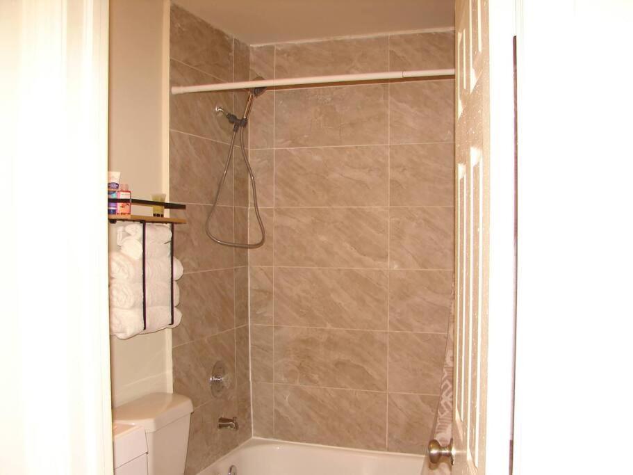 Sea Breeze- 2 Bedroom Apartment- Centrally Located Apartamento West Palm Beach