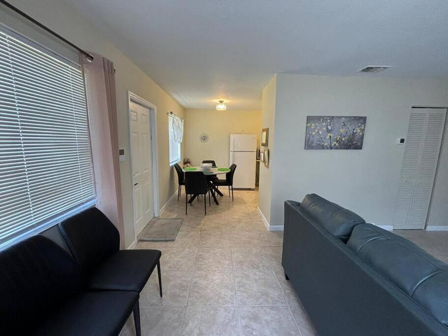 Apartamento Sea Breeze- 2 Bedroom Apartment- Centrally Located *
