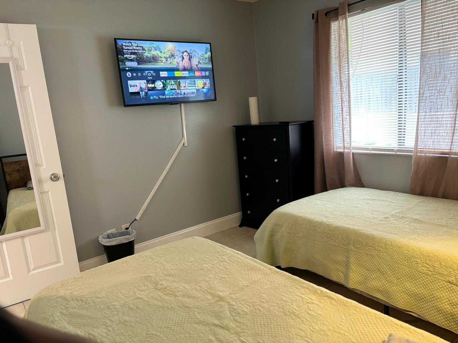 Apartment Coastal Breeze - 2br West Palm Beach