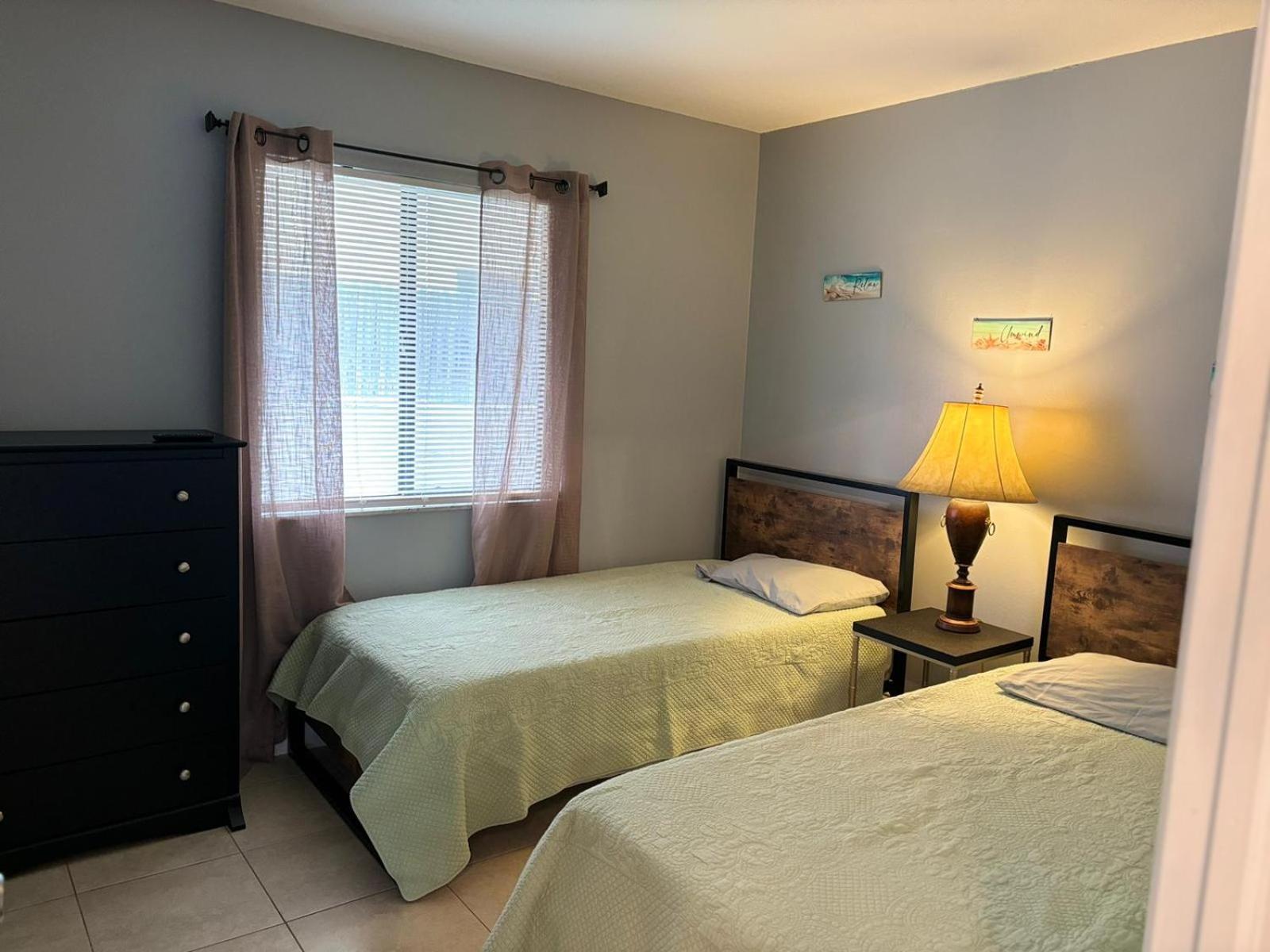 Coastal Breeze - 2br Apartment