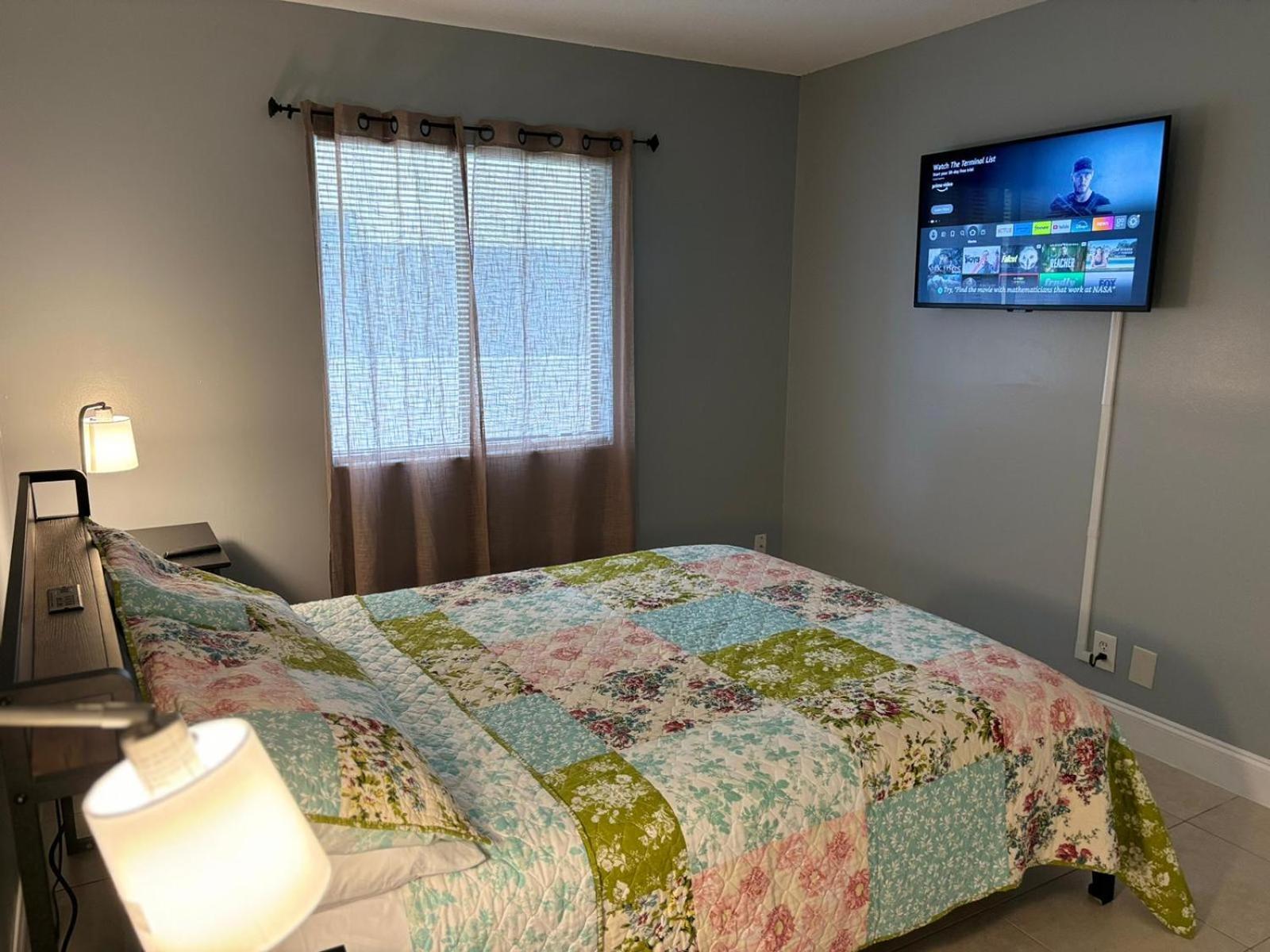 Apartment Coastal Breeze - 2br West Palm Beach