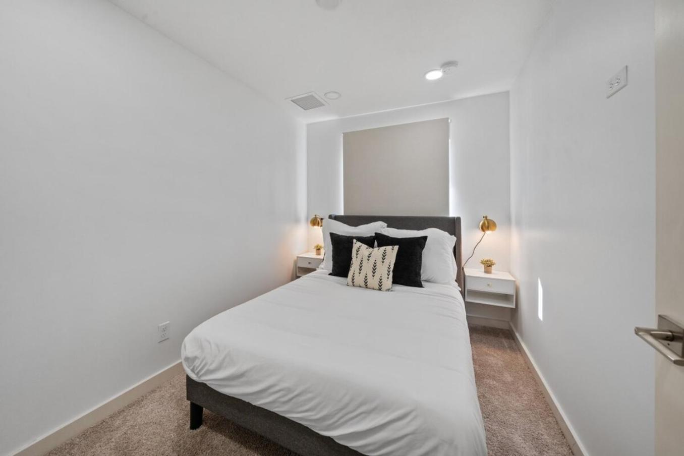 4-bed Wpb Near 95,airport,dt & Beaches * West Palm Beach