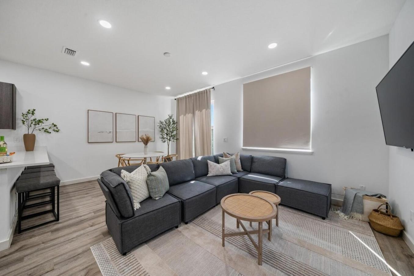 4-bed Wpb Near 95,airport,dt & Beaches