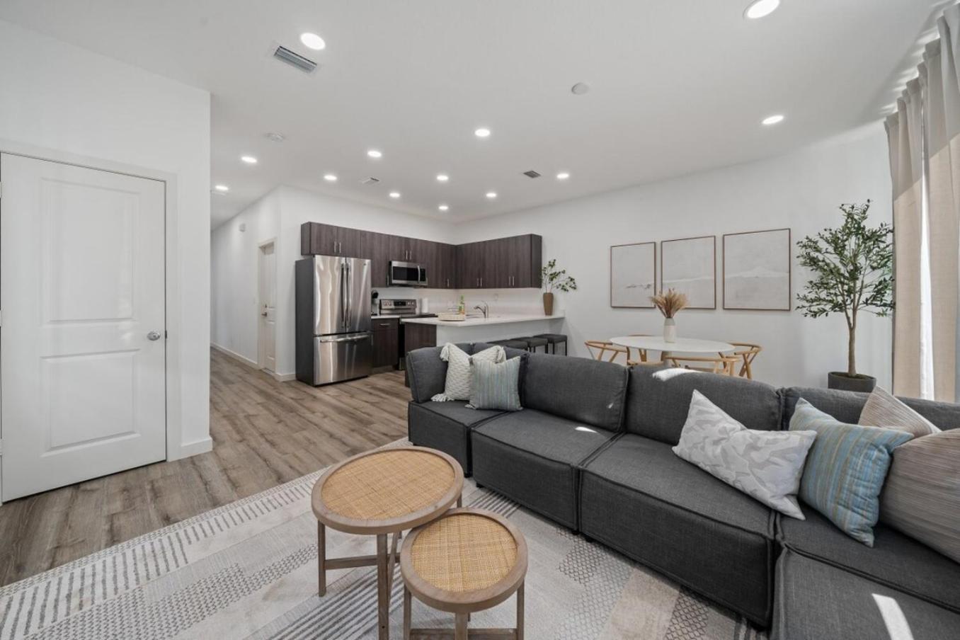 4-bed Wpb Near 95,airport,dt & Beaches West Palm Beach