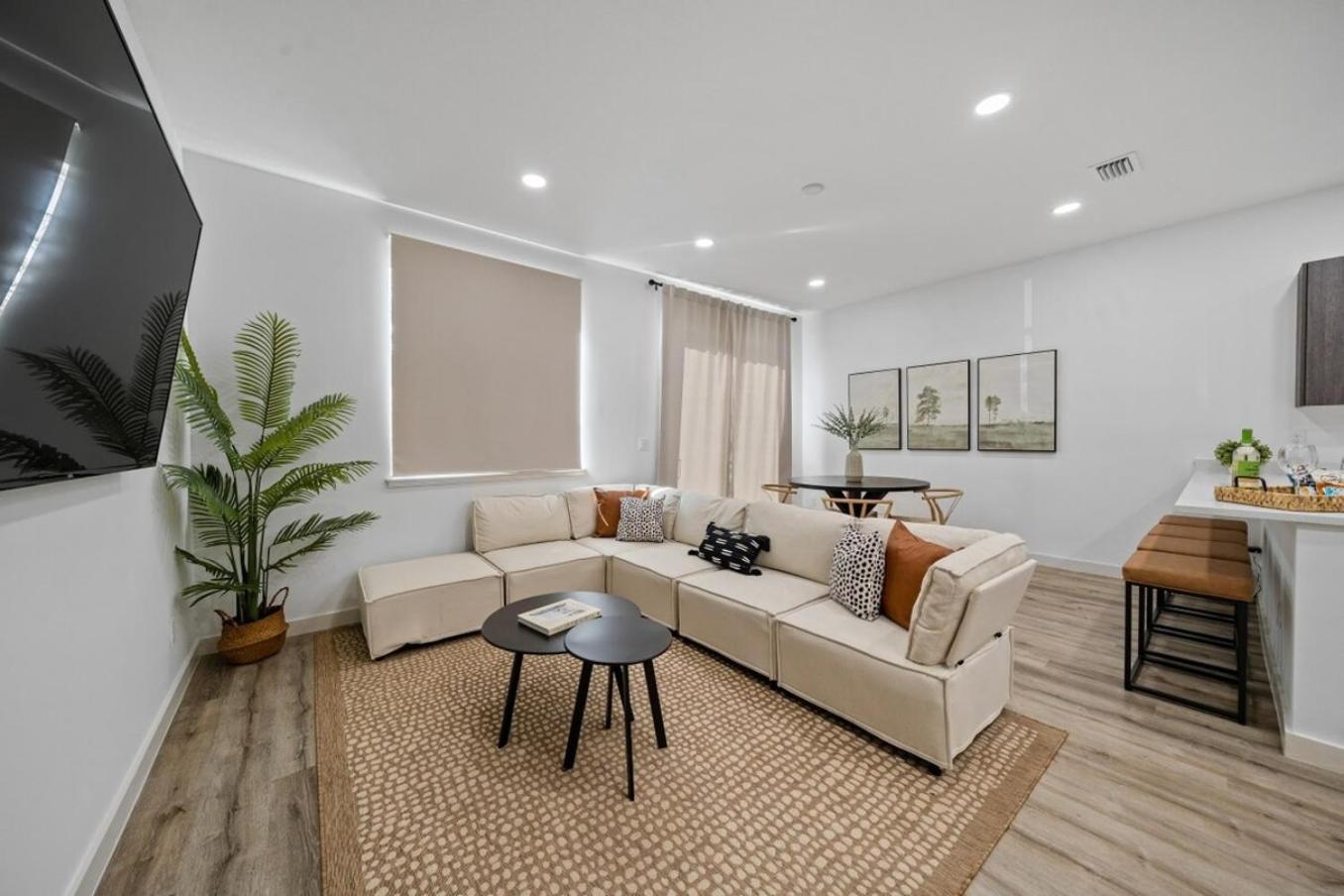4-bed Wpb Near 95,airport,dt & Beaches