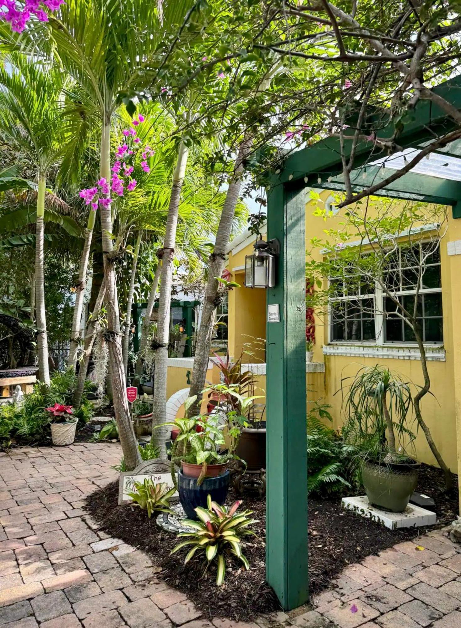 Tango Mango House With Private Hot Tub Holiday home West Palm Beach