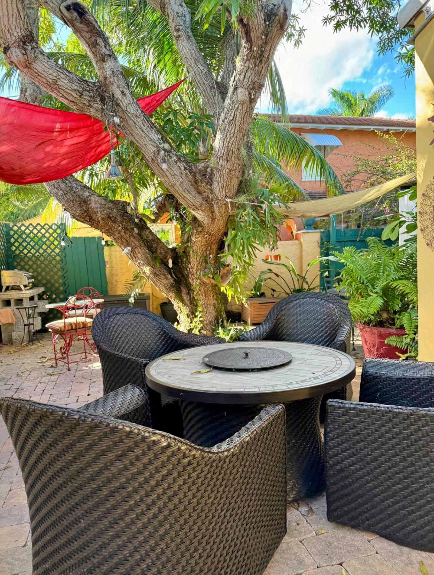 Tango Mango House With Private Hot Tub Holiday home