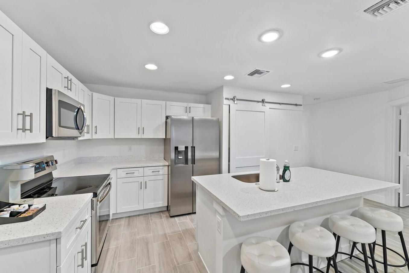 Casa de férias Modern Living 2-bedroom,2 Bath Downtown Wpb West Palm Beach