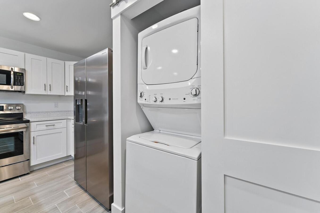 Modern Living 2-bedroom,2 Bath Downtown Wpb *