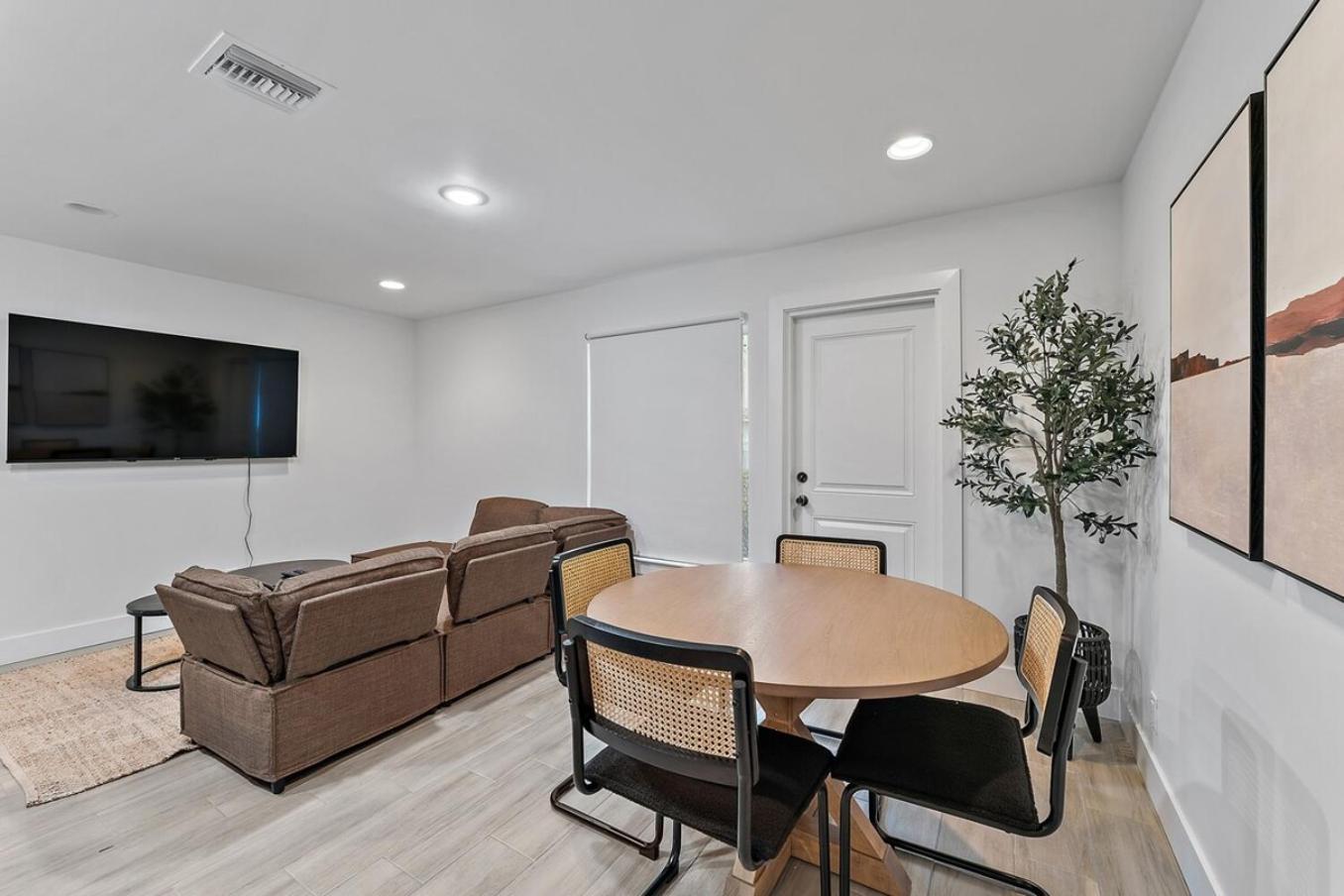 Bright & Spacious 3Br Close To Beaches Holiday home West Palm Beach