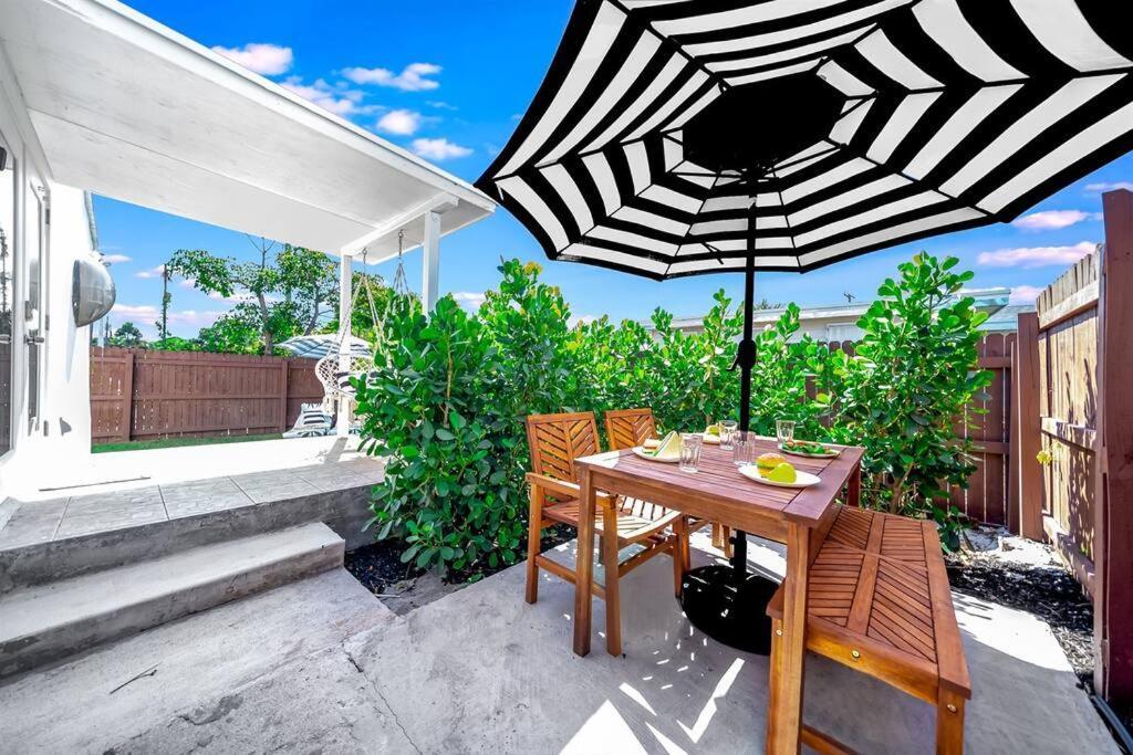 Palm Wave Says - No Extra Fees - Designer Inspired * West Palm Beach