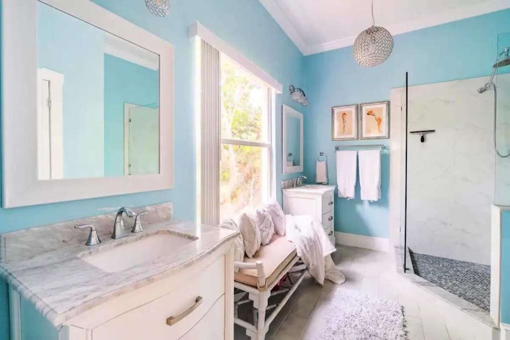 Serene Oasis Wpb Luxurious Three Br W Garden & Grill Holiday home West Palm Beach