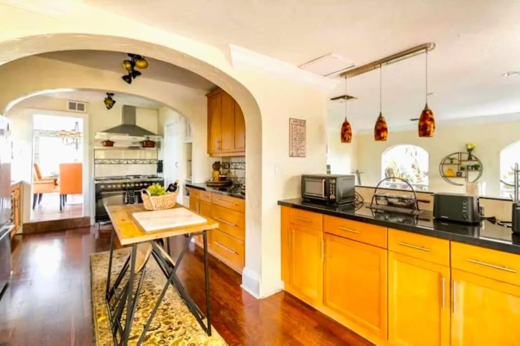 Serene Oasis Wpb Luxurious Three Br W Garden & Grill Holiday home *