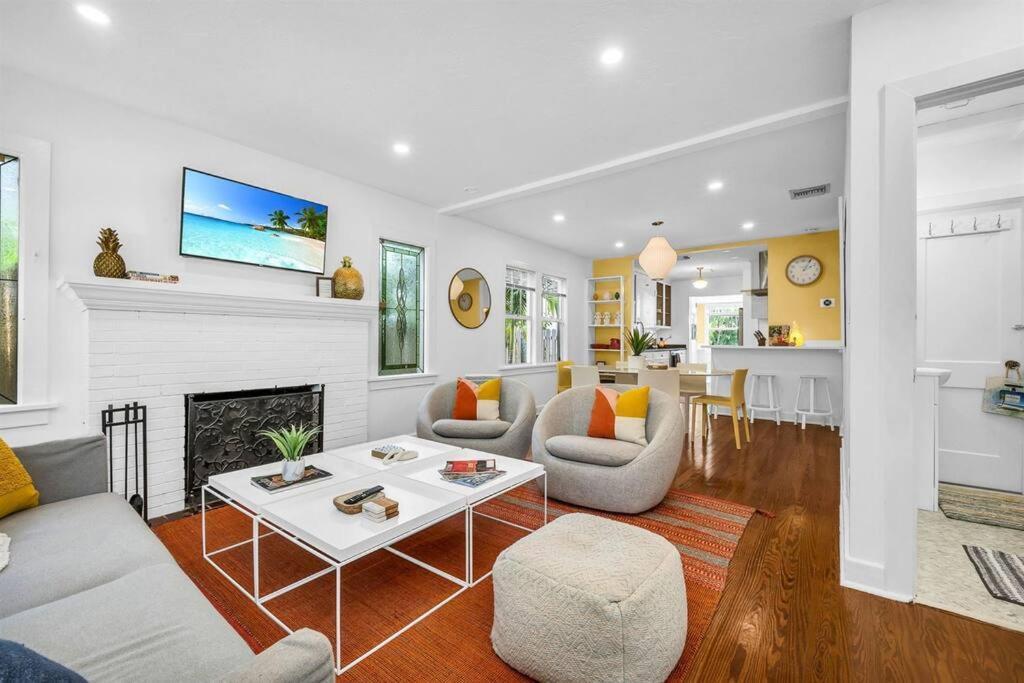 Modern Designer Gem Flamingo Park With Private Pool &