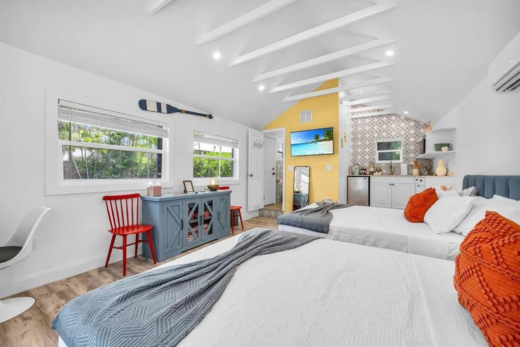 Villa Modern Designer Gem Flamingo Park With Private Pool &