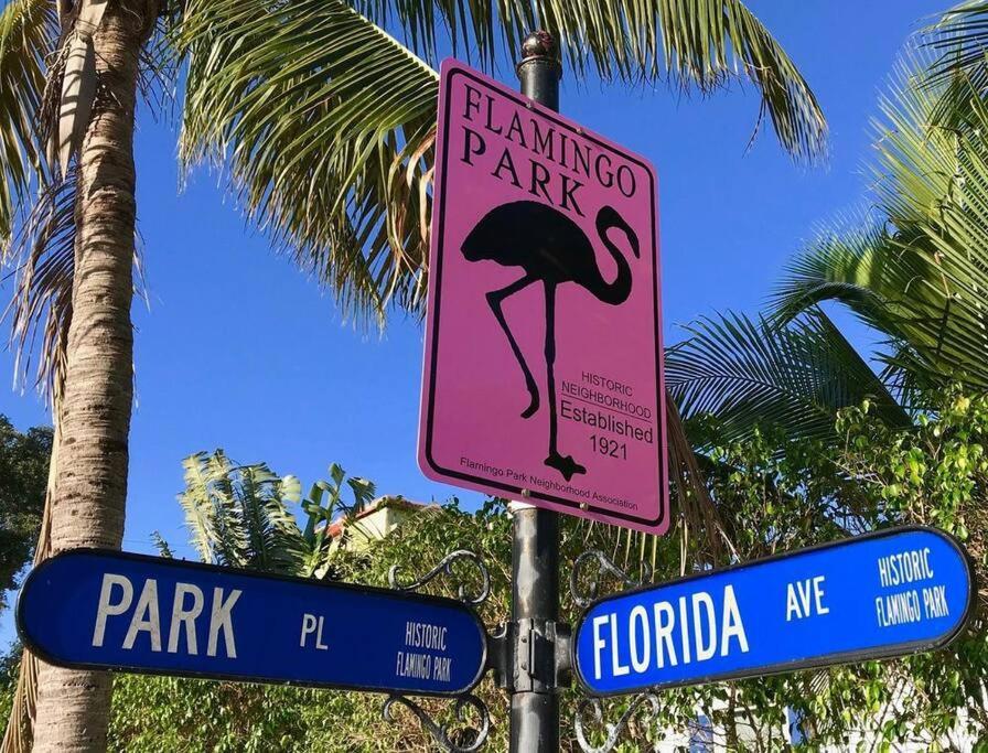 Modern Designer Gem Flamingo Park With Private Pool &