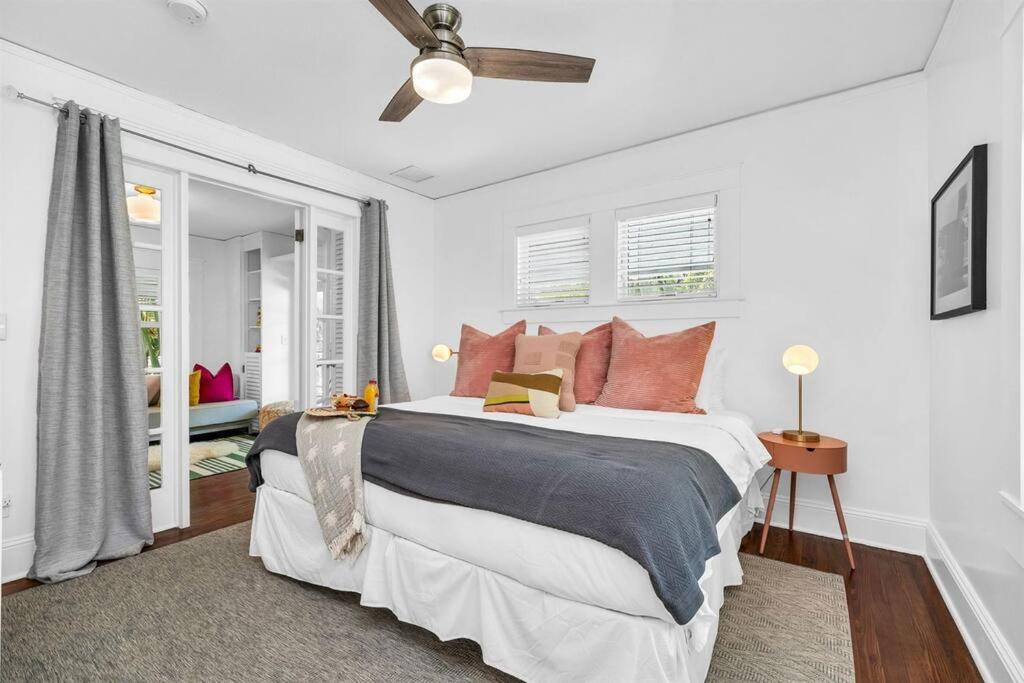 Historic El Cid With Guest & Tropical Pool
