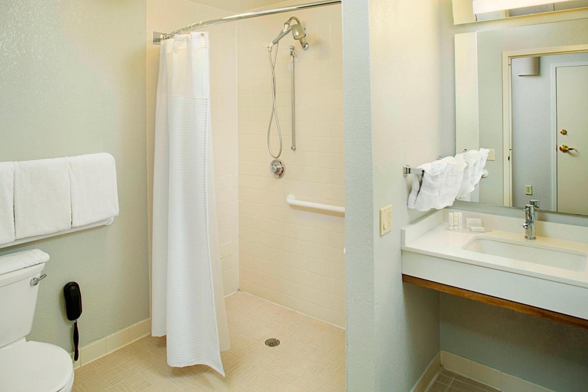 Courtyard By Marriott West Palm Airport West Palm Beach