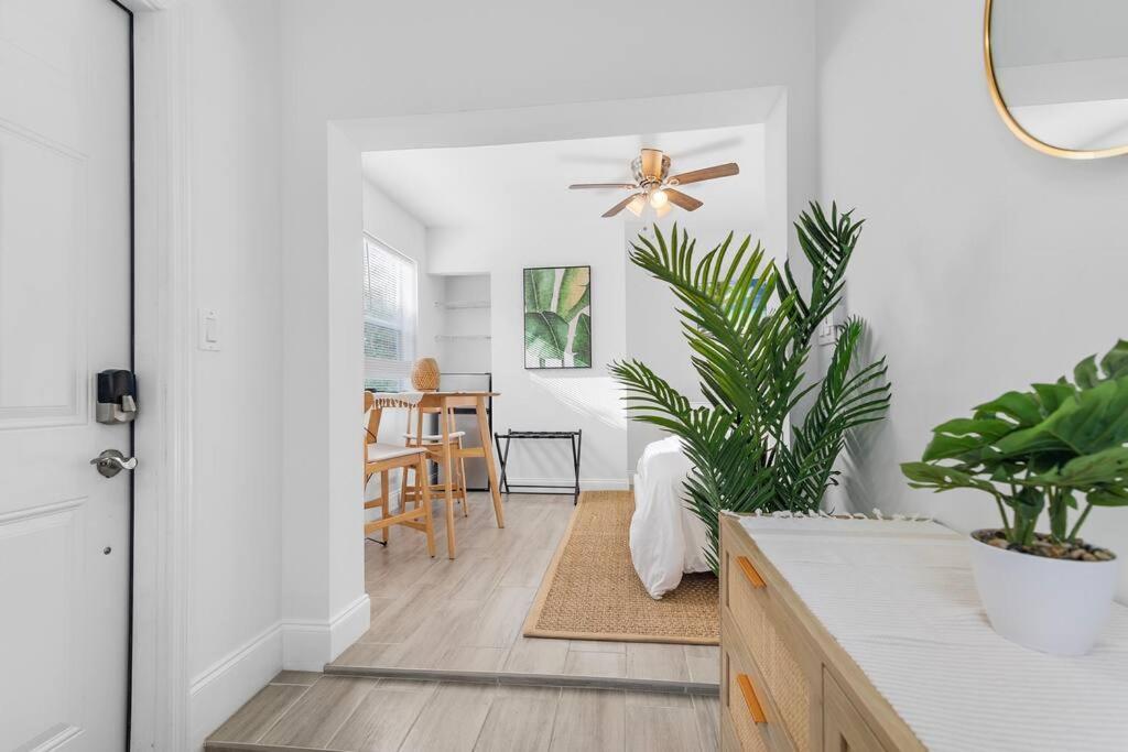Sleek And Cozy L Freshly Renovated * West Palm Beach
