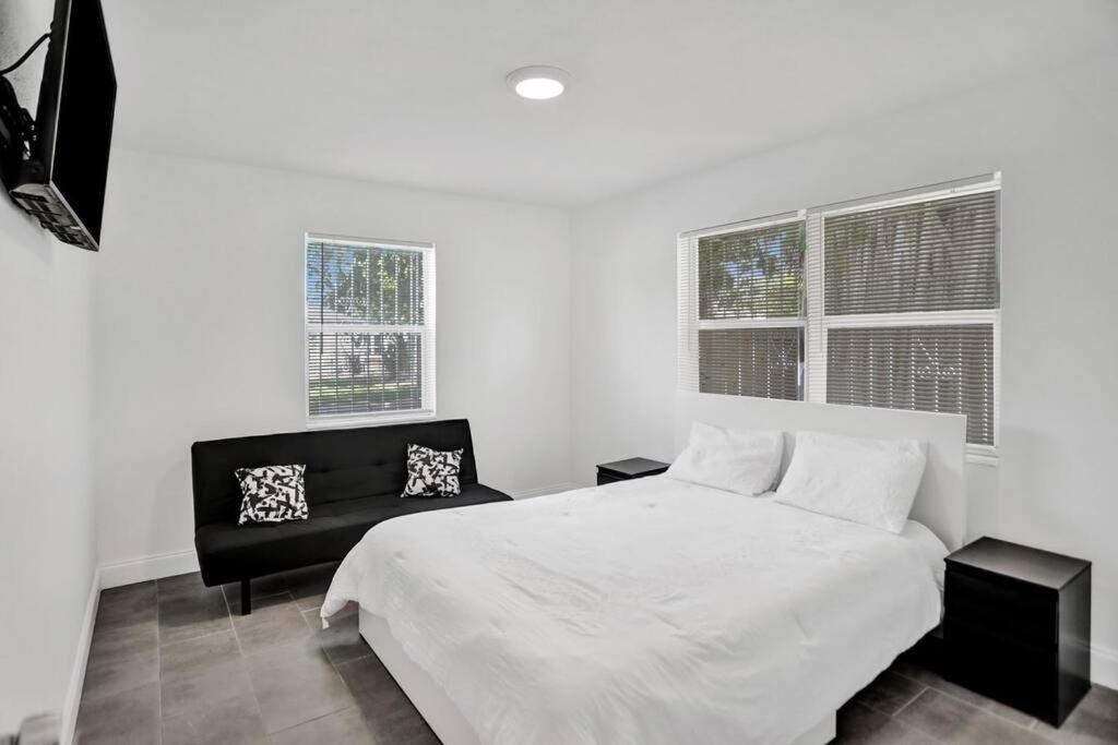 Downtown West Palm Beach, 2 Bedroom Vacation *