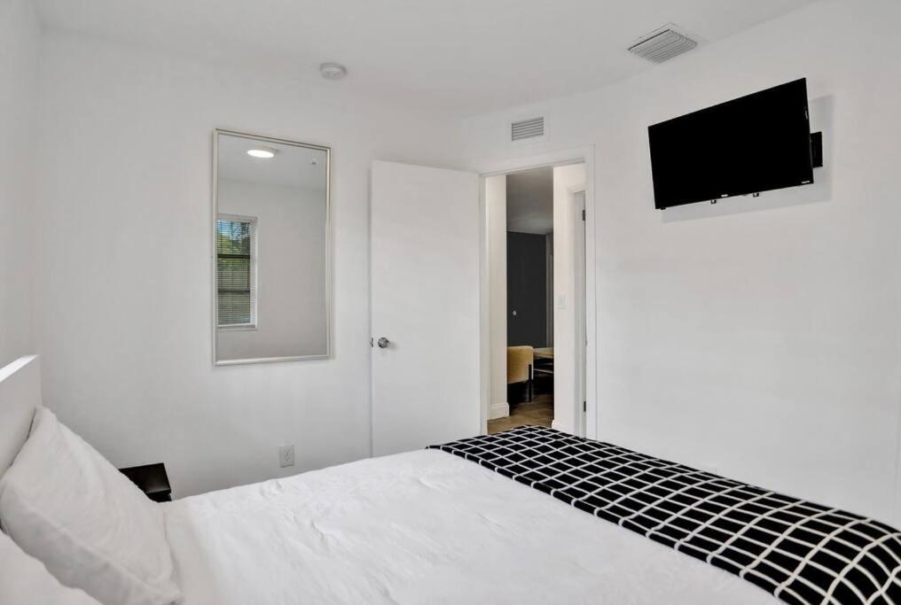 Apartment Downtown West Palm Beach, 2 Bedroom Vacation