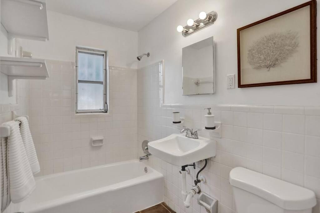 Apartment Downtown West Palm Beach, 2 Bedroom Vacation *