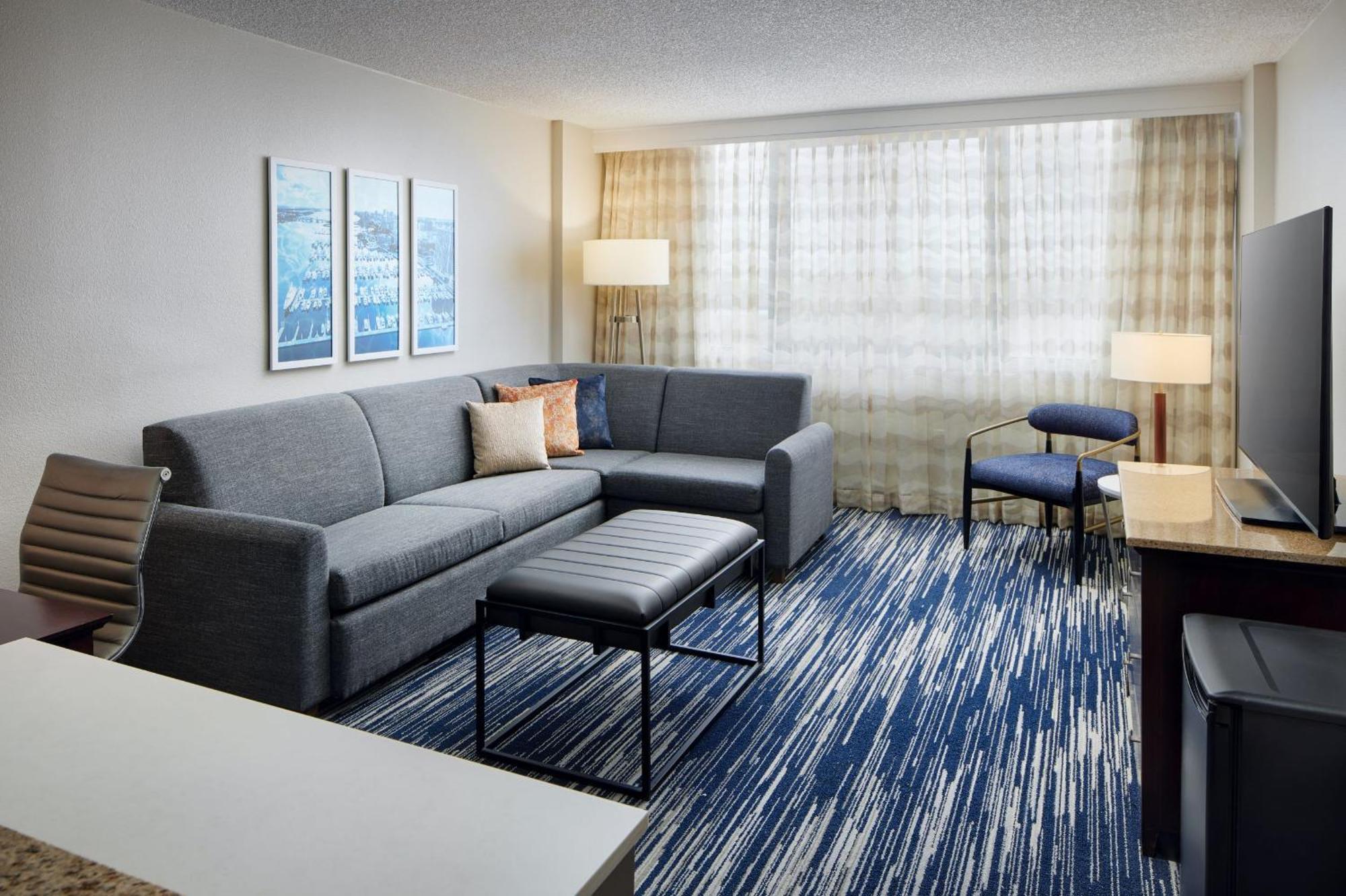 Embassy By Hilton West Palm Hotel 4*
