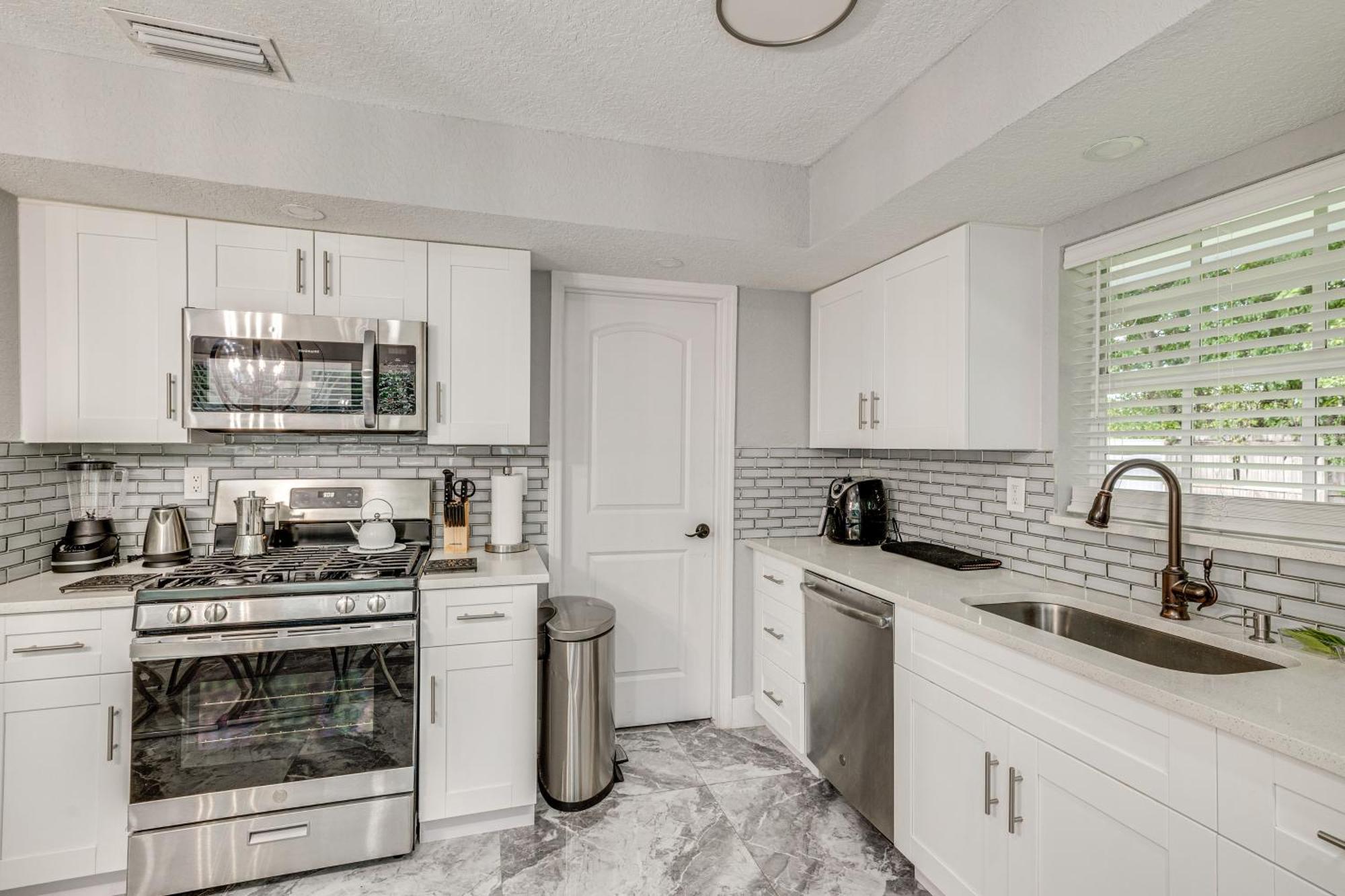 Pet-friendly Gem With Pool And Yard In West Palm Holiday home West Palm Beach