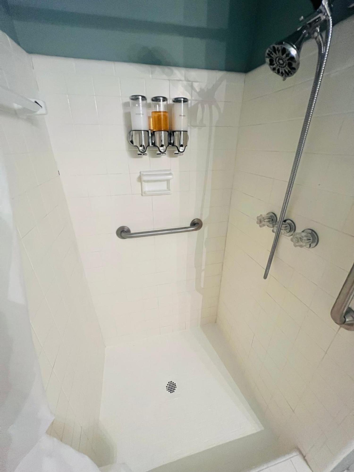 Pura Vida Private Access, & Bathroom *