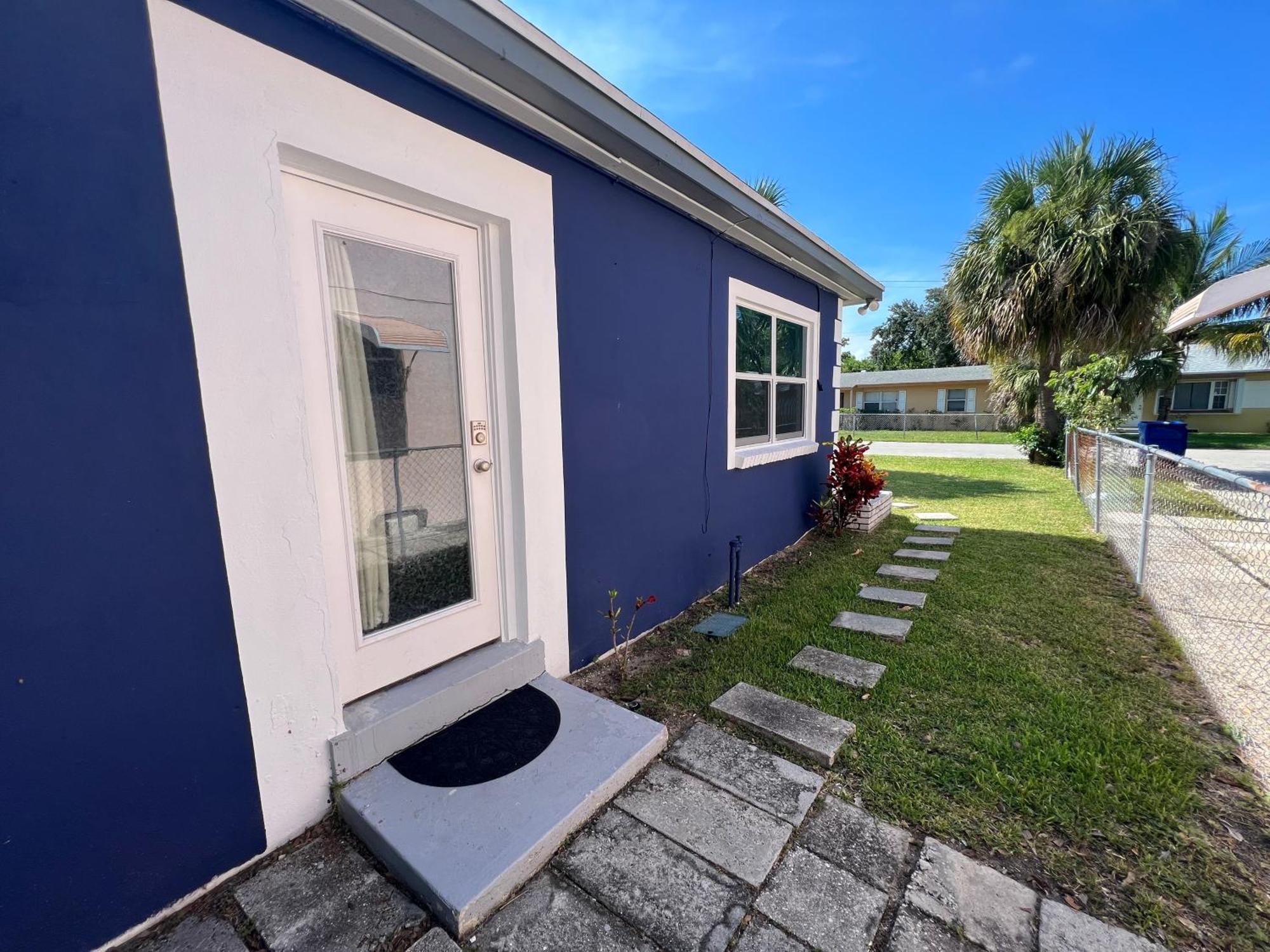 Pura Vida Private Access, & Bathroom Guest house West Palm Beach