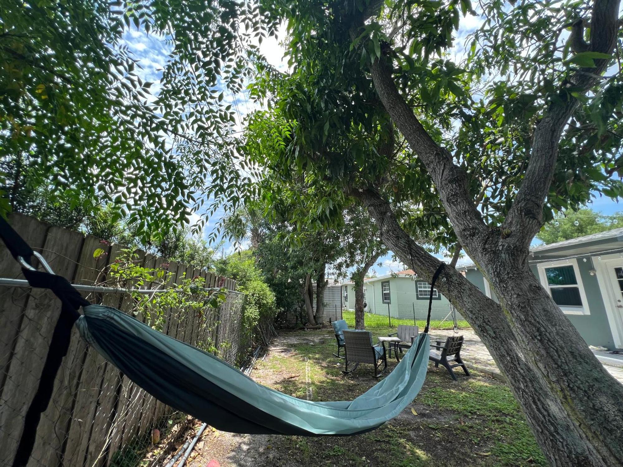 Pura Vida Private Access, & Bathroom * West Palm Beach