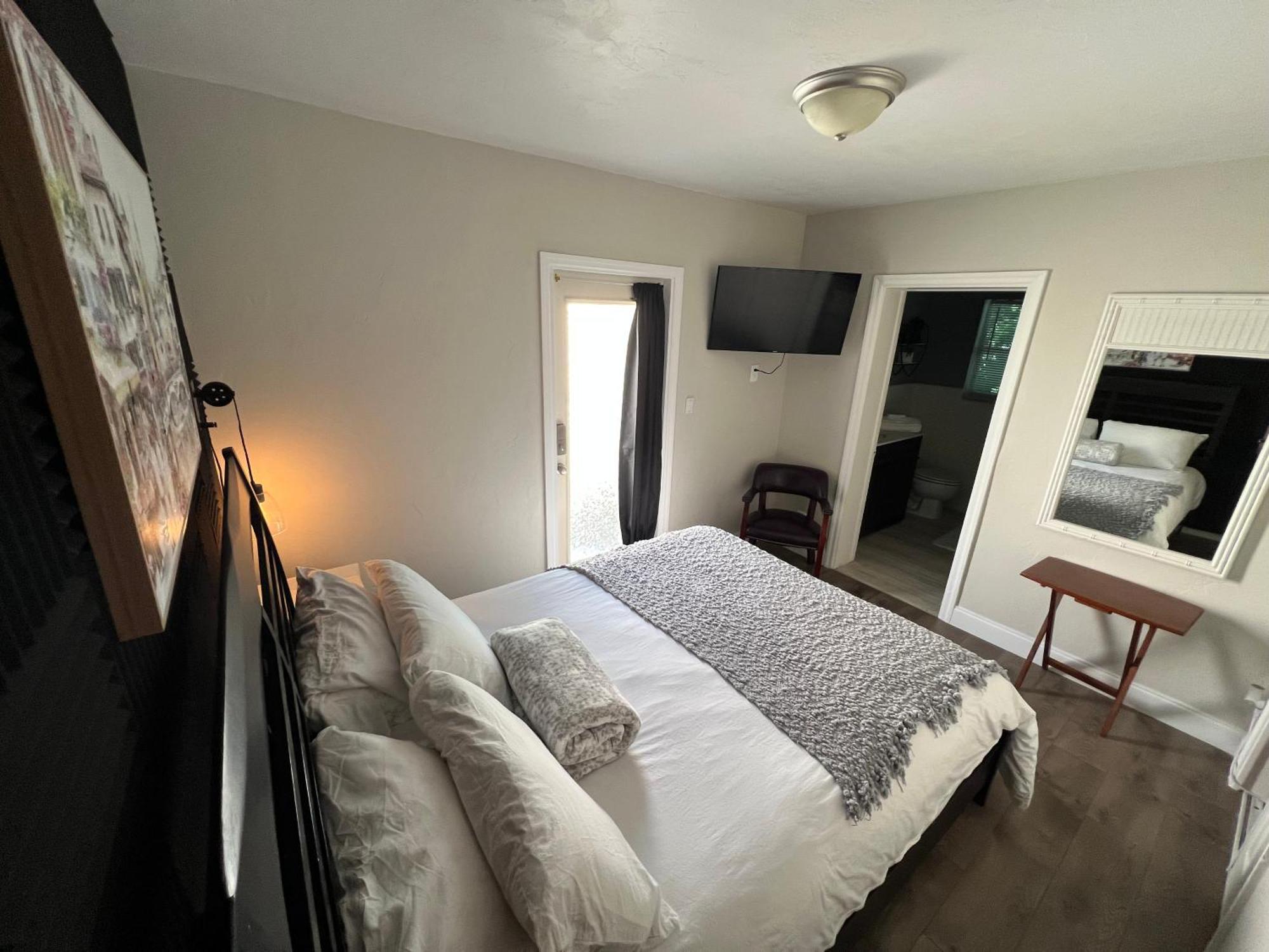 Guest house Pura Vida Private Access, & Bathroom West Palm Beach
