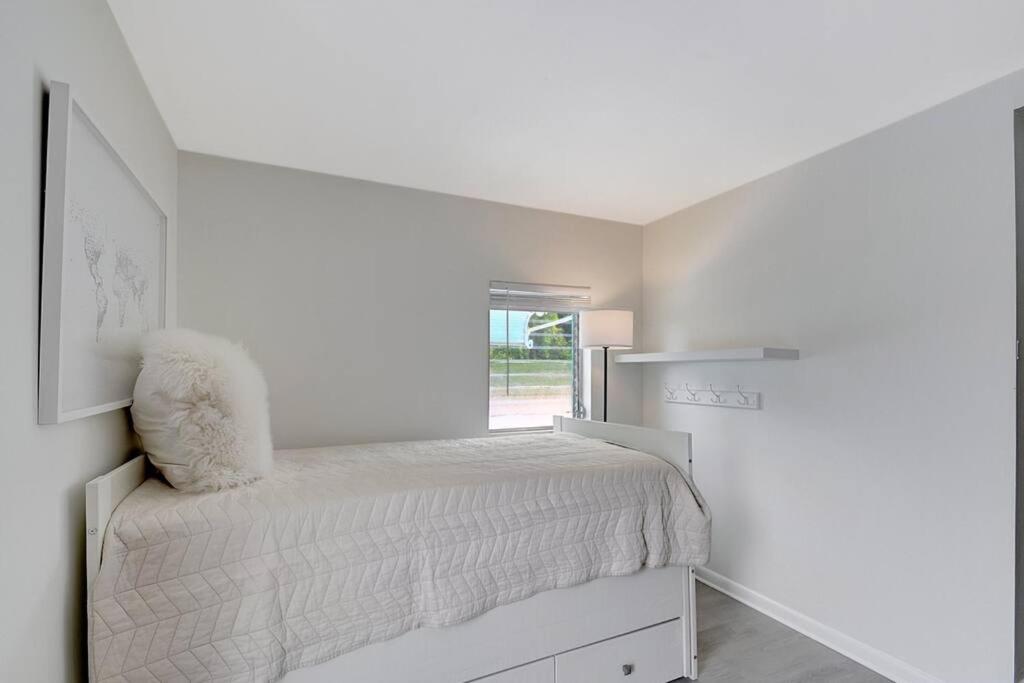 Holiday home New Paradise Palm 4 Bed 2 Bath With Heated Pool *