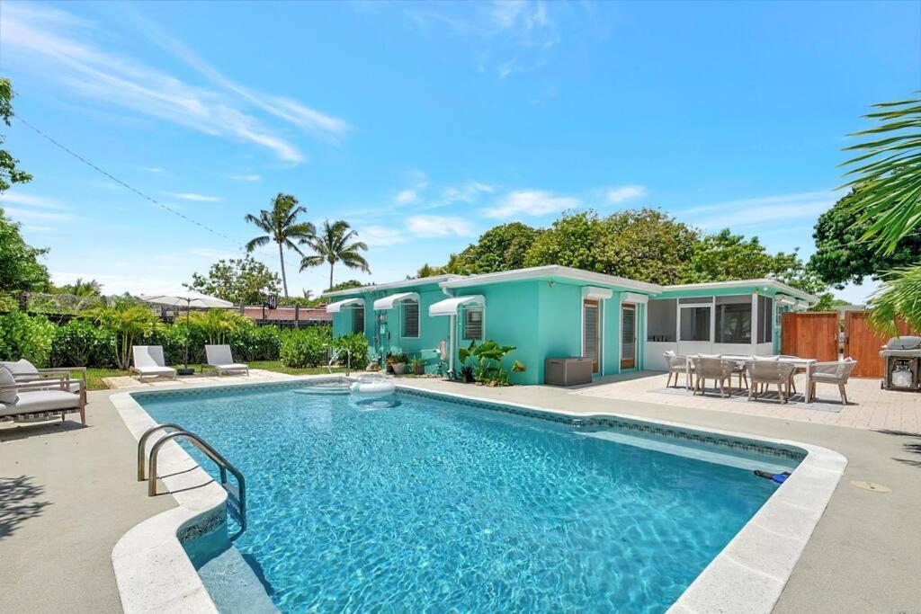 New Paradise Palm 4 Bed 2 Bath With Heated Pool *