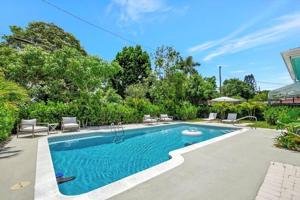 New Paradise Palm 4 Bed 2 Bath With Heated Pool Holiday home