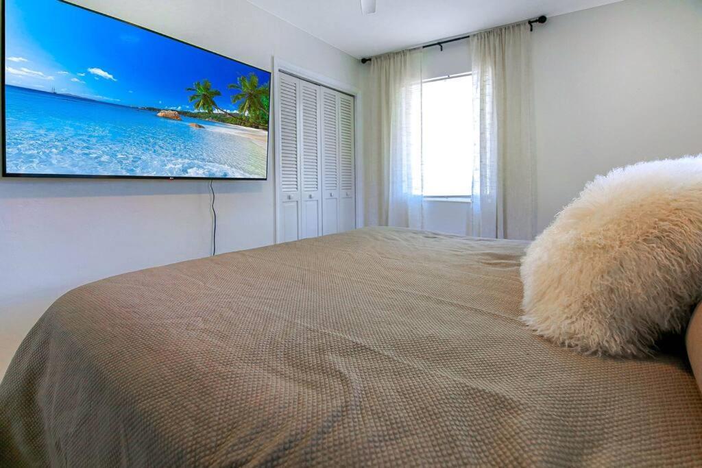 New Paradise Palm 4 Bed 2 Bath With Heated Pool *
